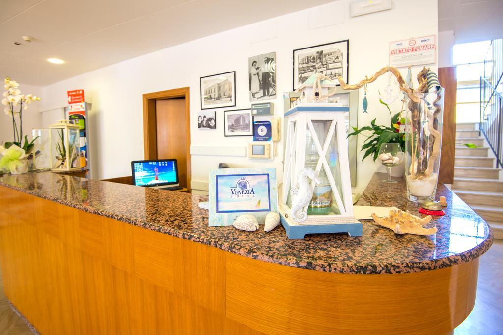Hotel Venezia Cattolica Exterior photo