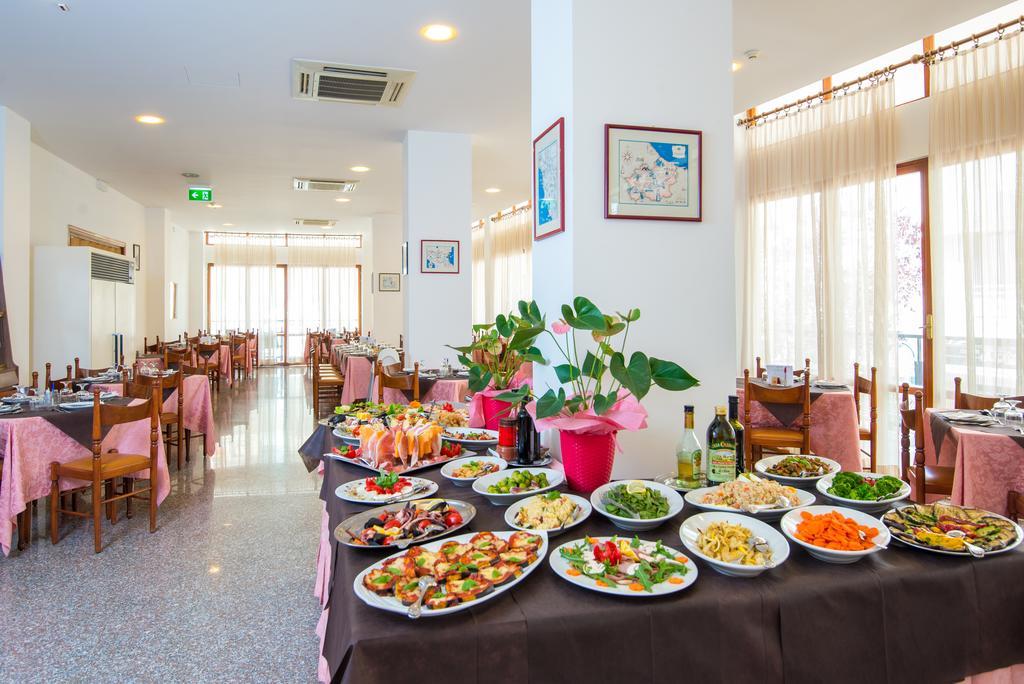 Hotel Venezia Cattolica Exterior photo